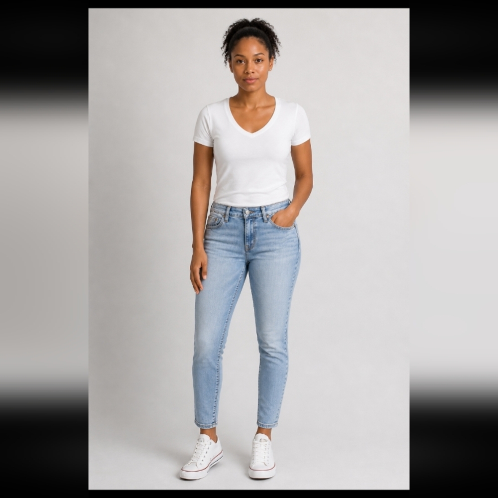 TRUE RELIGION Light Wash Skinny Ankle Jeans 27
